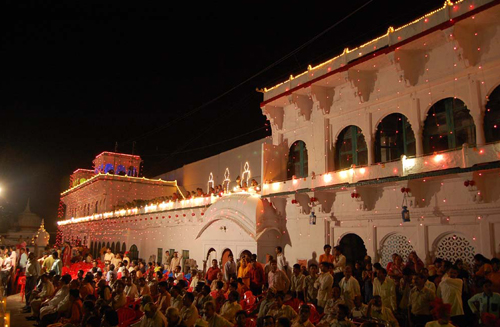 Gathering at the fort at Dussehra festival